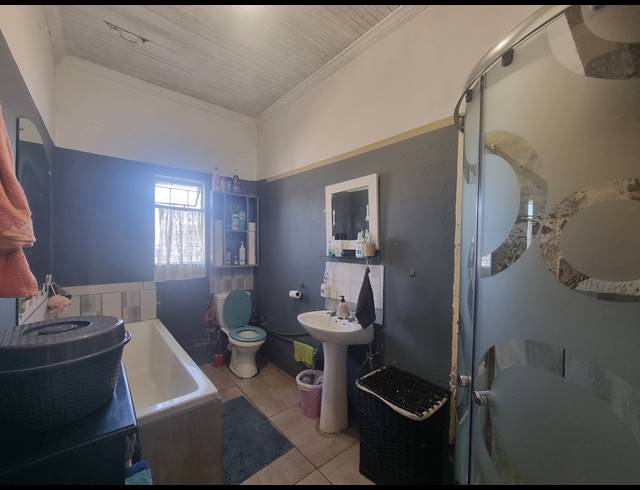 3 BEDROOM FREESTANDING FOR SALE IN GEORGE CENTRAL